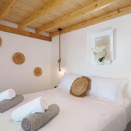 펜션 Red Harmony Stone House *