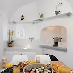 Red Harmony Stone House Holiday home *