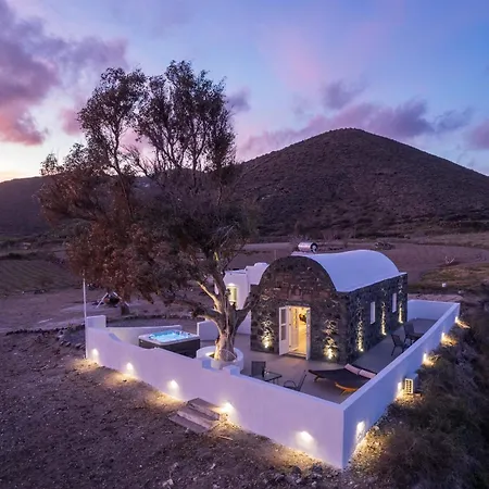 Red Harmony Stone House Ferienhaus