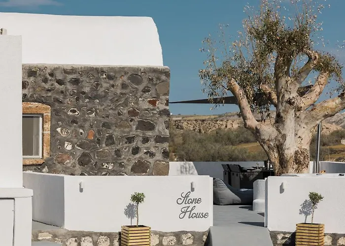 Red Harmony Stone House * Akrotírion