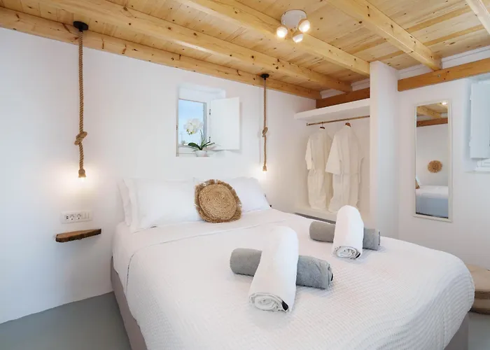 Red Harmony Stone House * Akrotírion