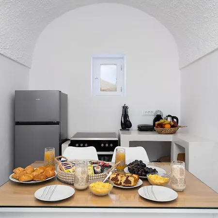 Red Harmony Stone House Akrotírion