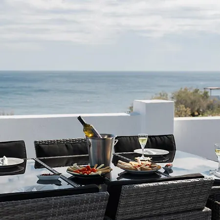 Red Harmony Stone House Akrotírion