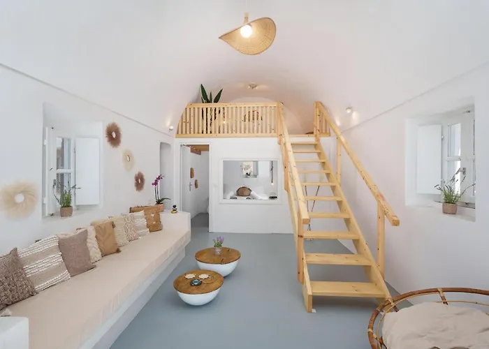 Red Harmony Stone House * Akrotírion