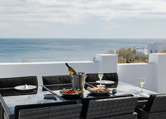 Red Harmony Stone House Akrotírion